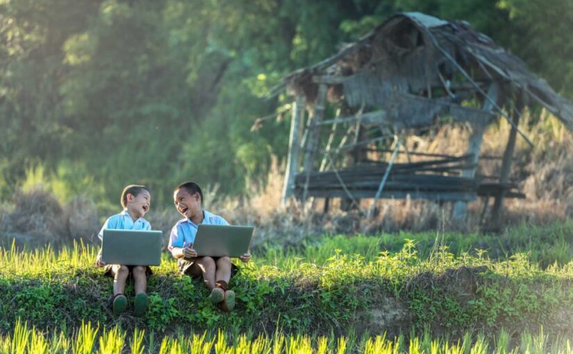 Perkuat Kompetensi Literasi Digital siswa SD – SMP Mempersiapkan Bonus Demografi 2035
