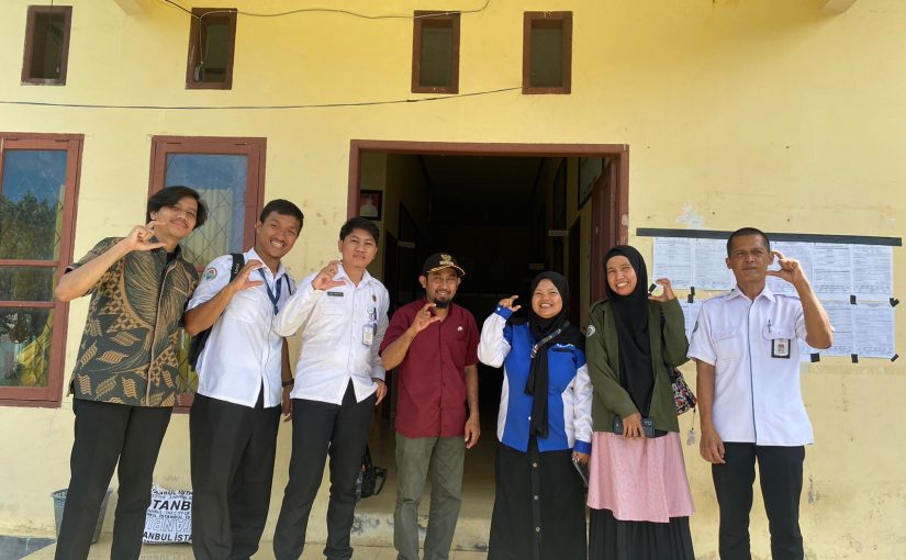 Pelatihan pembuatan desain cetak produk UKM sebagai bagian dari program Jejaring Kemitraan Implementasi Desa Cerdas di Desa Pangi